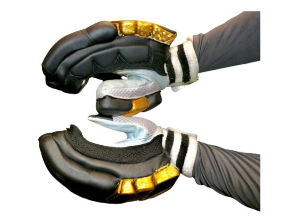 PLAYER EDITION BATTING GLOVE - Image 10