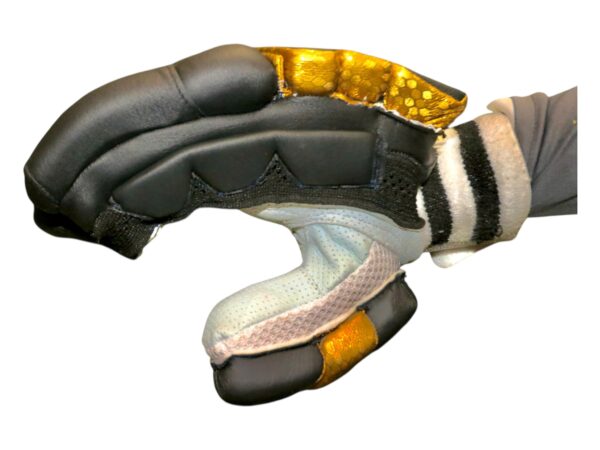 PLAYER EDITION BATTING GLOVE - Image 8